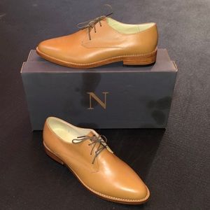 Nisolo James Oxford Almond Size 9 Derby